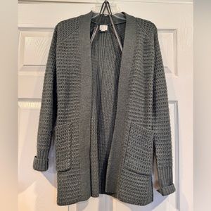 Gray cardigan with pockets